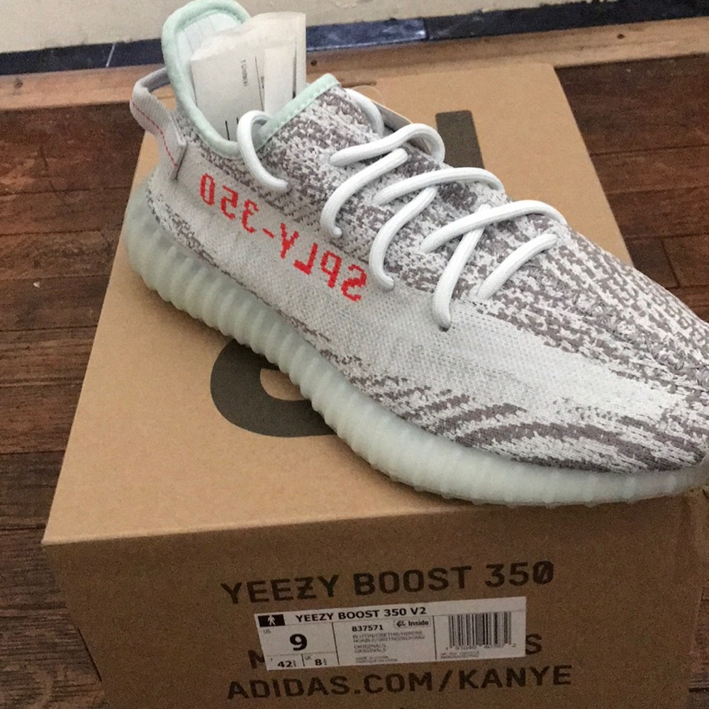 Blutin Yeezy Boost 350 V2 size US 7 & US 9